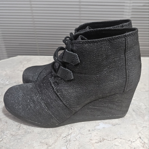 toms black heels